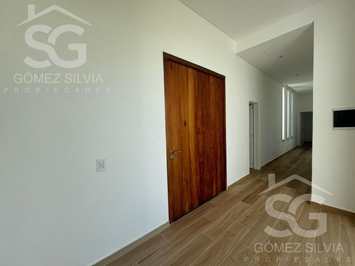 Casa En Venta 5 Ambientes Comarcas De Lujan