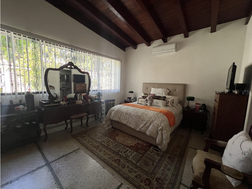 Quinta La Floresta Una Planta 528 M2 Calle Ciega