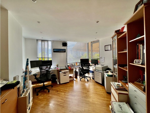 Se Vende Pb 400m2 + 400m2 Terraza 4h+s+e/5b/2p Lomas De Las Mercedes