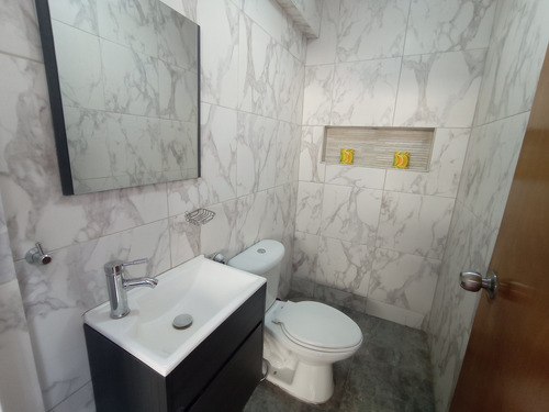 Imagen 8 de 30 de Se Vende Casa 550m2 4h+s/4b/4p Lomas De Chuao 4644