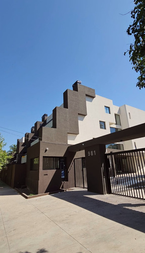 Alquiler V. Tesei Monoambiente C/balcón Y Parrilla.
