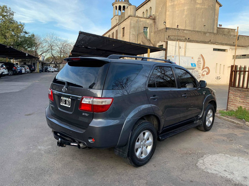 Imagen 10 de 11 de Toyota Sw4 2011 3.0 Srv Cuero I 171cv 4x4 4at