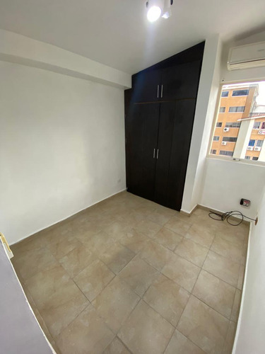 *apto En Alquiler O Venta Semi-amoblado En San Diego. An