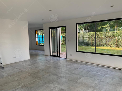 Imagen 4 de 11 de Casa En Venta De 4 Ambientes En Hudson Chico! Estilo Tradicional!! 20% Off