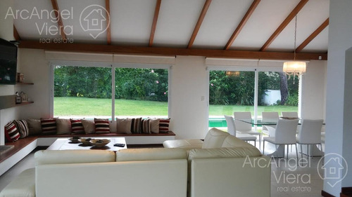 Casa Con Piscina En Playa Mansa - Punta Del Este
