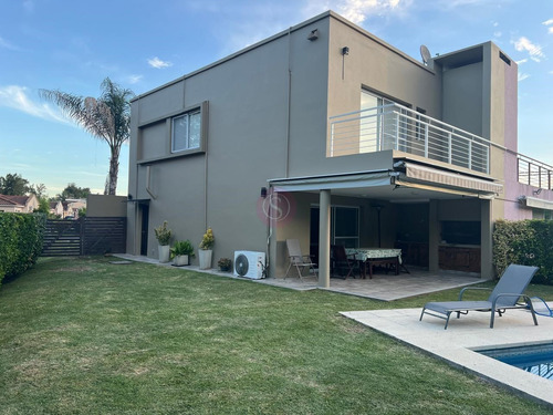 Casa En Venta En Barrio Cerrado La Candela, Pilar