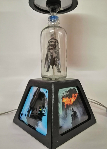 Lámpara Batman Con Función De Luz Nocturna Estructura Negro Pantalla Ilustración Cómic