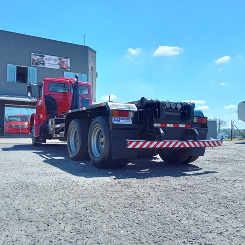 Mb 1620 05/05 Truck 6x2 Roll On Off / Vermelho