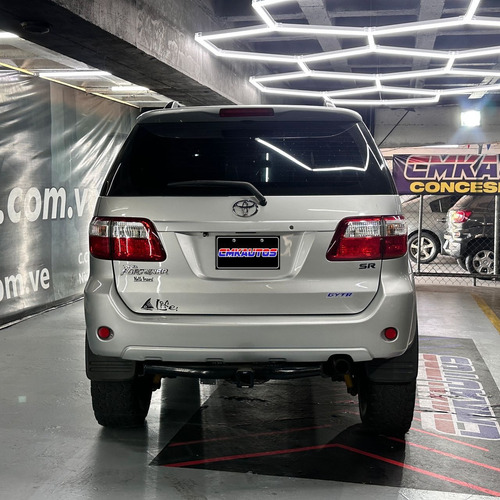 Toyota Fortuner 2010