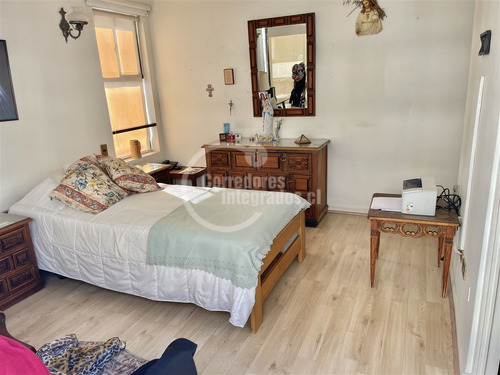 Departamento En Venta De 3 Dorm. Metro Manquehue
