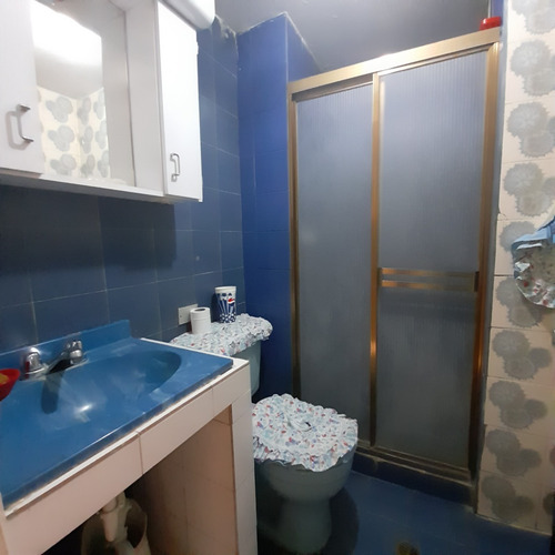 Imagen 5 de 8 de Apartamento En El Valle. Amoblado, Piso Bajo. Avenida Principal. Gran Oferta. Estacionamiento Techado Con Vigilancia. Gran Oportunidad