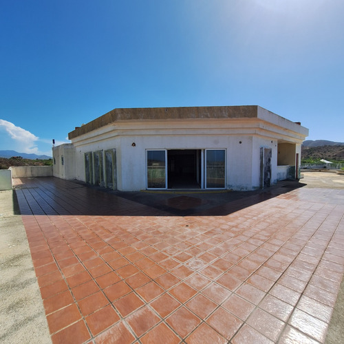 Venta De Hotel Cerca De Playa Caribe Margarita