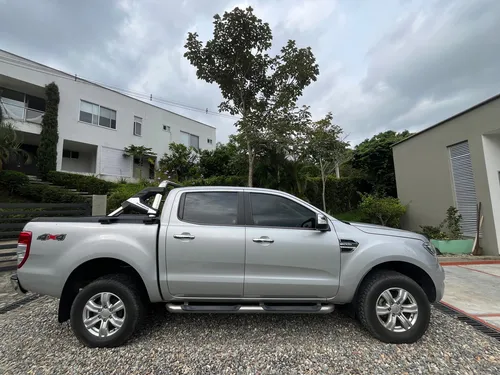 Ford Ranger 3.2 XLT AT
