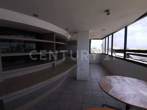 Oficinas En Renta, Col. Centro, Coatzacoalcos, Ver.