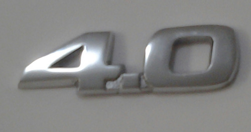 Emblema 4.0 De Toyota Hilux Par Metal Pulido