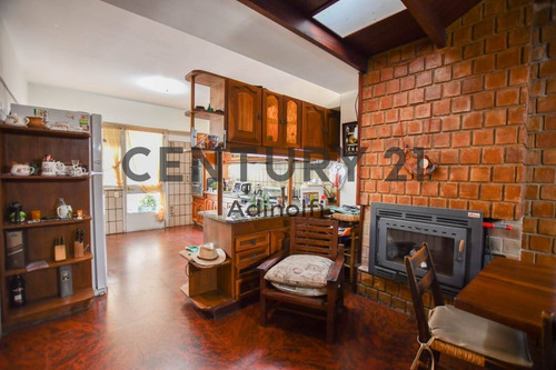 Imagen 19 de 30 de Calle 55 E/ Diag. 74 Y 14 - Casa En Venta Con Pileta Y Parque -