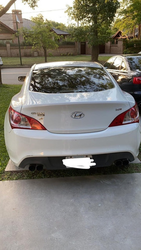 Hyunda Genesis 2.0t 2011