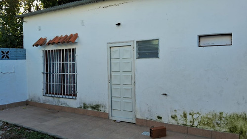 Departamento Interno Con Patio En Barrio Centenario, Santa Fe