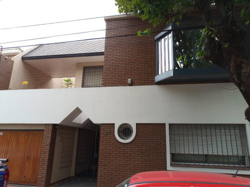 Excelente Chalet 5 Amb. En Haedo