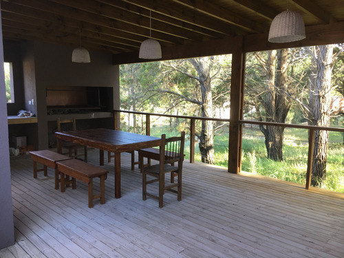 Casa Muy Luminosa, Amplios Placards En Dormitorios, Jardin Con Árboles
