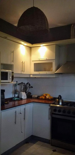 Hermosa Casa En Estilo Colonial En Rogelio Martinez De 3 Dormitorios