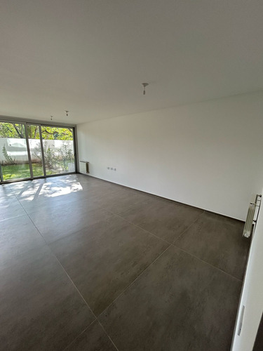 Departamento En Alquiler Saint Jordi, 2 Dorm, 3 Baños.