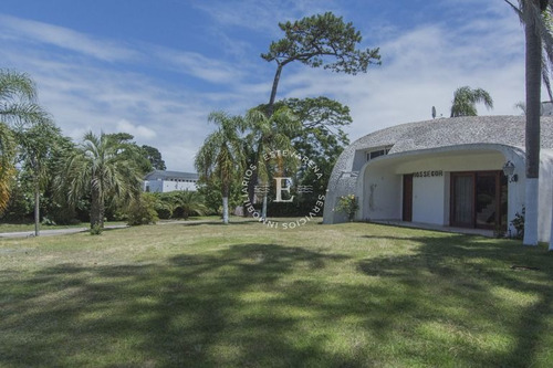 Imagen 2 de 22 de Casa En Venta De 4 Dormitorios En Playa Mansa (ref: Est-534)