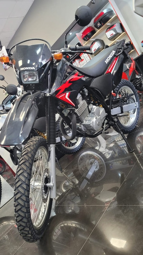 Imagen 11 de 15 de Honda Xr 250 Tornado 0km 2023 Performance Bikes