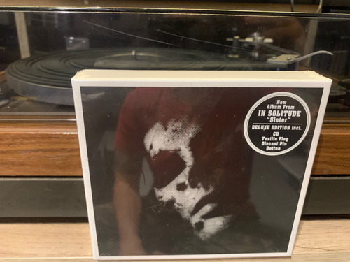In Solitude - Sister Box Set Importado - Cd + Bandera + Pin