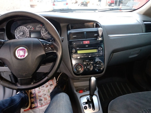 Imagen 9 de 9 de Fiat Linea 1.9 Essence Dualogic 2010