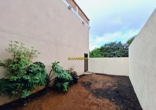 Vendo Moderno Apartamento, Dos Niveles, Dos Amplios Dormitorios, Incluye Area Para Jardin