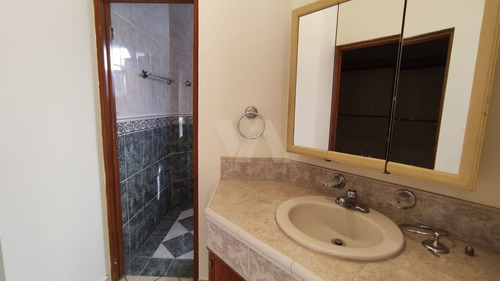Imagen 25 de 30 de Casa Con 3 Habitaciones Con Baño Y Cuarto De Serv. En San Al