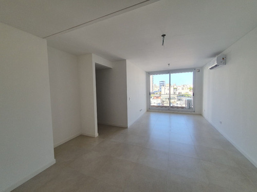 Hermoso Semipiso De 3 Ambientes En Alquiler  A Estrenar Con Balcón Super Luminoso 6to Piso