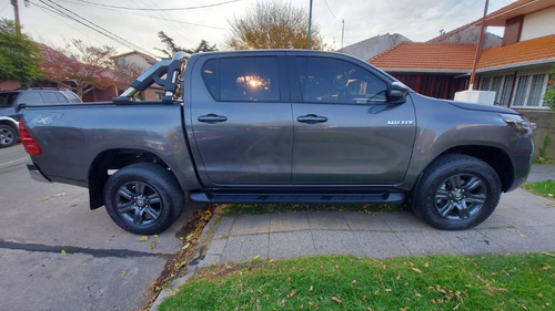 Imagen 5 de 8 de Toyota Hilux 2021 2.8 Cd Sr 177cv 4x4