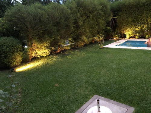 Venta De Excelente Departamento En Chateau El Palmar Nordelta Con Jardín Y Pileta Propio.