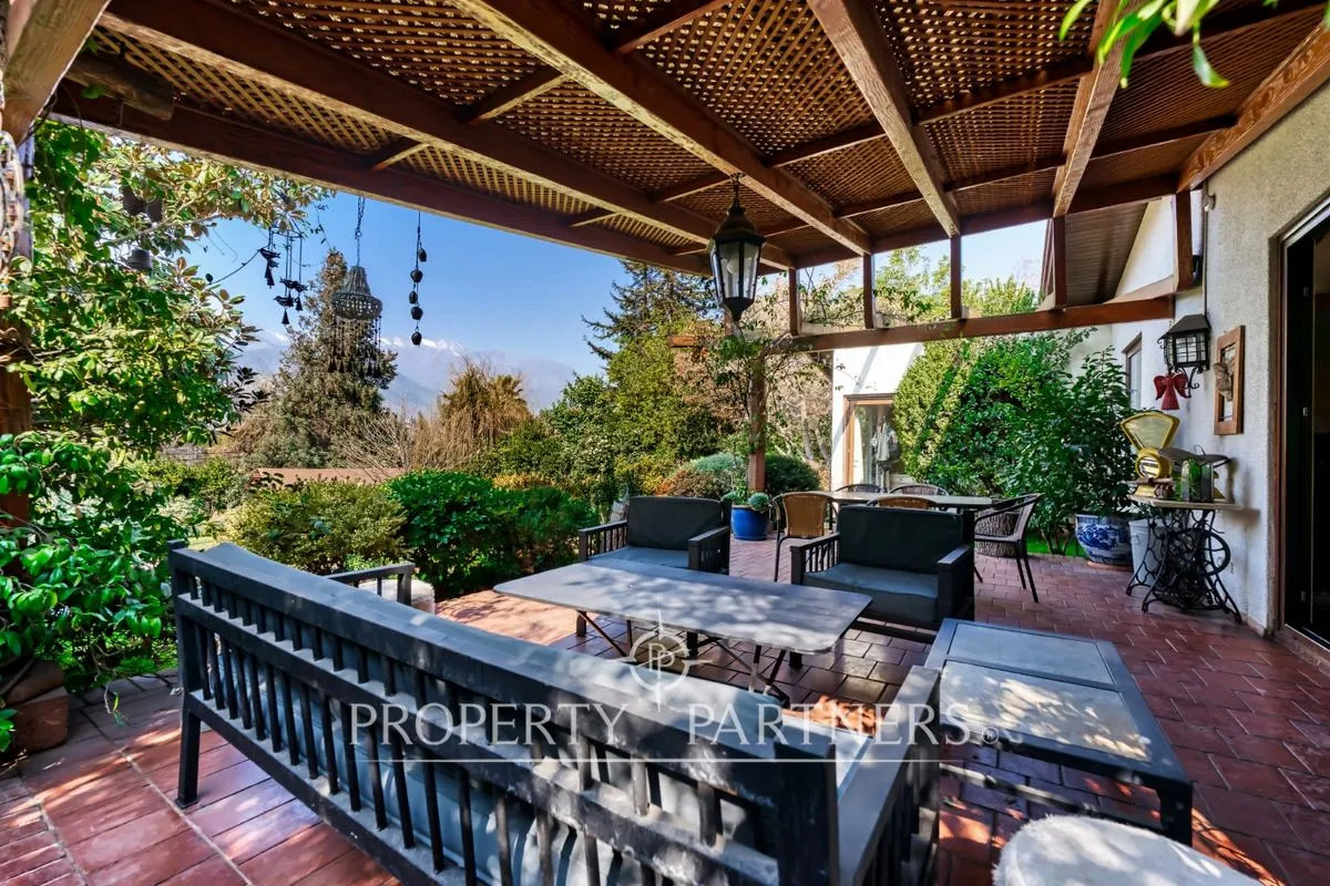 Imagen 3 de 19 de Acogedora Casa Con Gran Jardín Y Vista Despejada A...