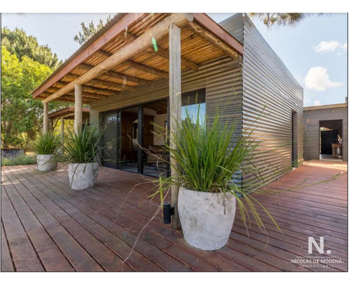 Se Vende En Arenas De José Ignacio, Casa De 5 Dormitorios En Suite.