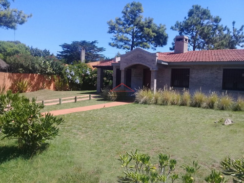 Casa En , 3 Dormitorios *- Ref: 3505
