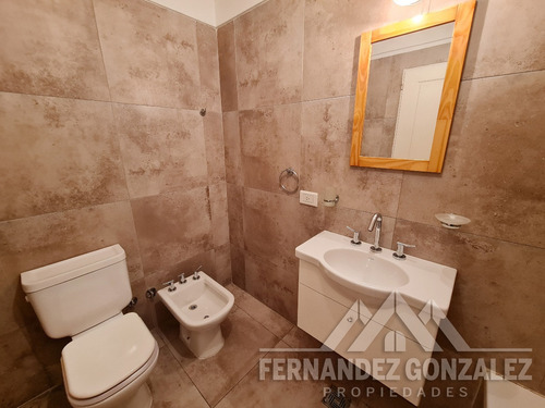 Imagen 17 de 18 de Departamento De 1 Amb. En Alquiler Al Frente Con Balcón. Sum Y Piscina