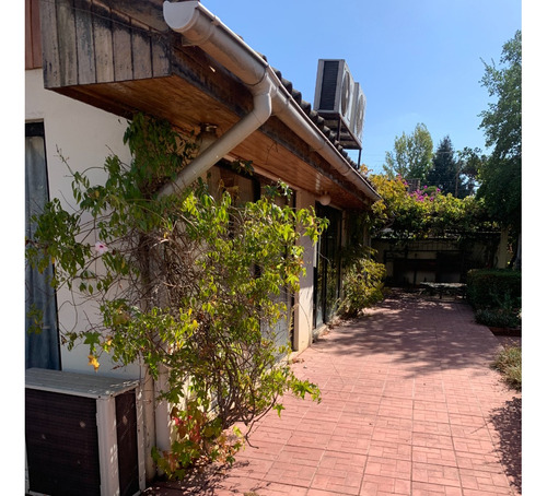 Casa En Condominio En Excelente Barrio.