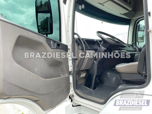 Imagem 5 de 11 de Volkswagem Vw 25420 2014 Constellation Cambio Automático