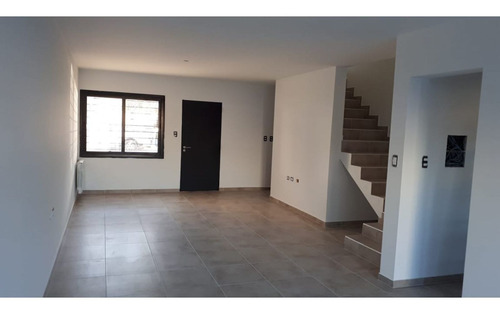 Imagen 6 de 26 de Hermoso Duplex En Barrio Cerrado A La Venta - Nuevo Urca