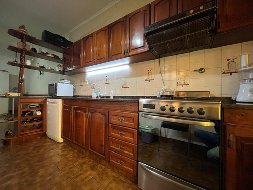 Venta - Casa 5 Amb C/garage Y Quincho - Exc Estado