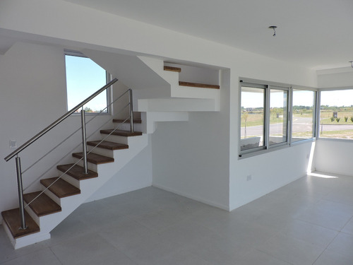 Casa A Estrenar En El Naudir Lote, A La Laguna.