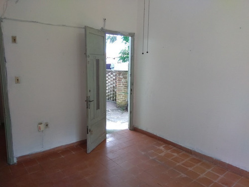 Acm Apto/casa De 1 Dorm En Ph Con Lindo Jardín