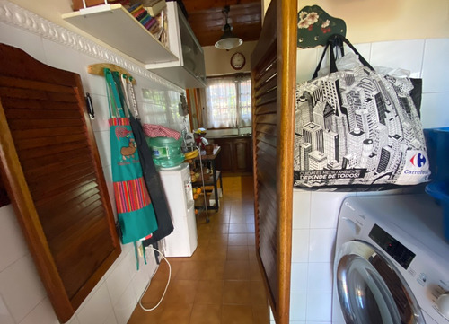Venta Casa Hurlingham Iglesia 4 Dorm Jardín Quincho Pileta