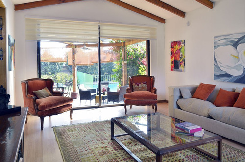 Casa En Venta De 5 Dorm .san Carlos Apoquindo Las Condes