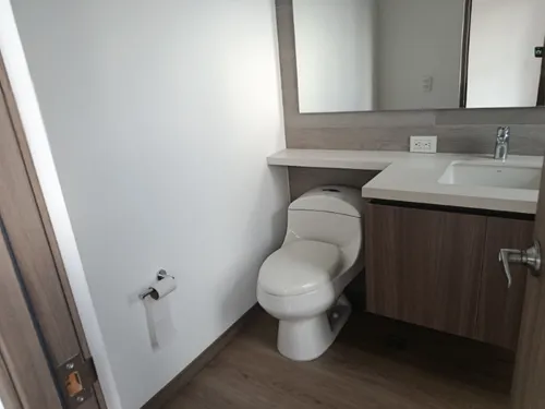 Apartamento En Arriendo Ubicado En El Poblado Sector Los Balsos (27099).