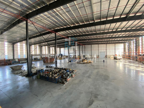 Imagen 2 de 6 de Excelente Galpón A Estrenar 5000 M2 Planta Libre Oficinas Premium En Zona Industrial El Triangulo!