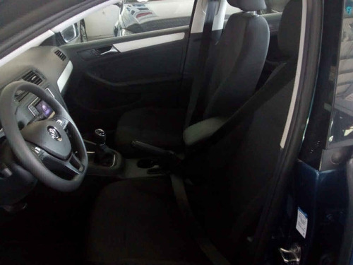 Imagen 9 de 12 de Volkswagen Jetta 2017 4p Comfortline L5/2.5 Man